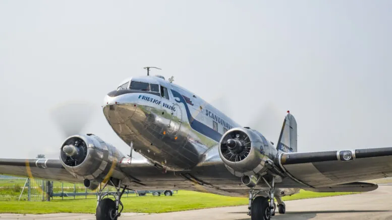 Douglas DC-3